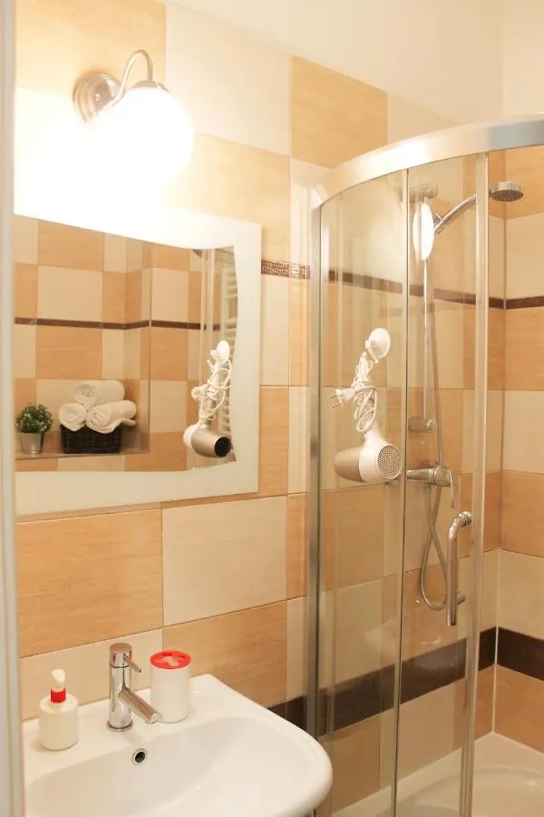 Modern Apartment Ve Smeckach 28 프라하 체코
